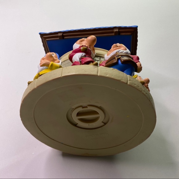 Snow White Wishing Well Plastic Disney Bank Kids - Picture 13 of 16